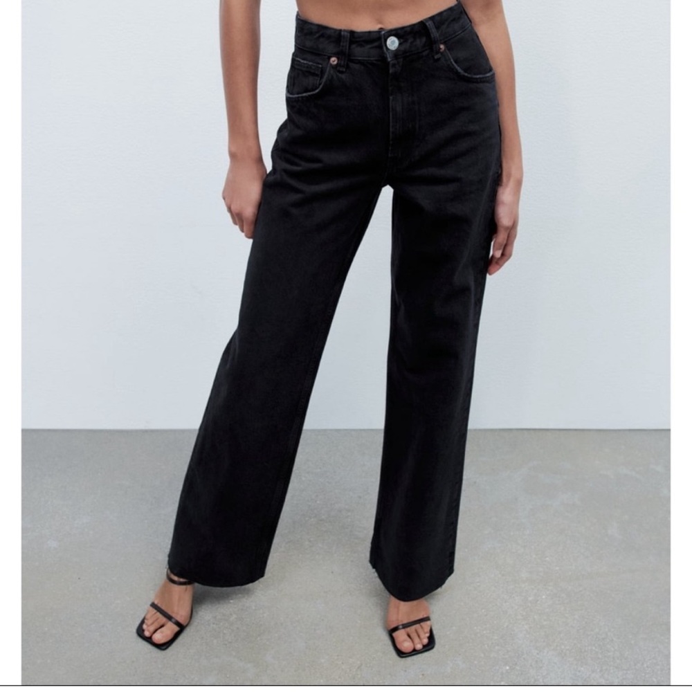 Zara Black High Rise Ultra Wide Leg Raw Hem Jeans size 6